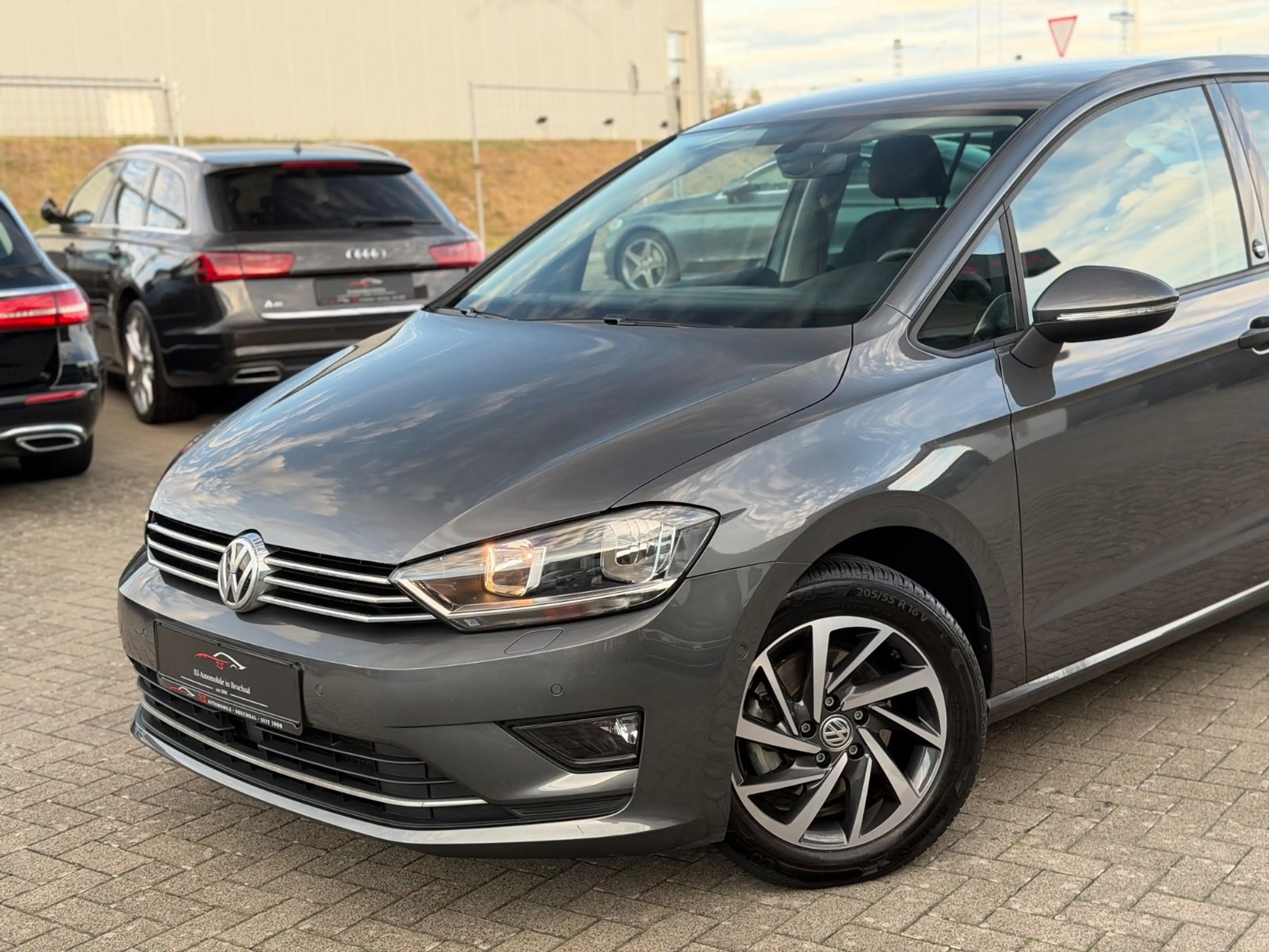 Volkswagen Golf Sportsvan VII 2.0 TDI Sound DSG*ACC*1.Hand* — photo 2