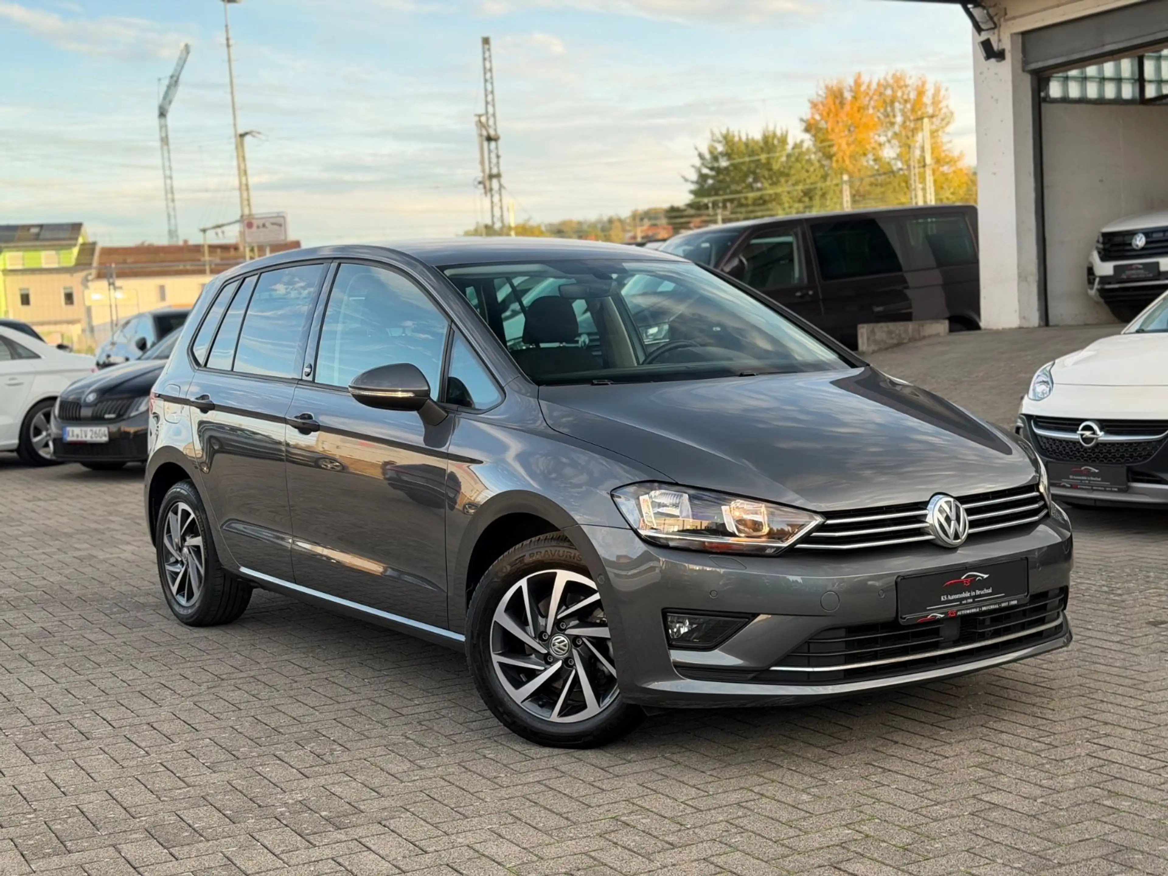 Volkswagen Golf Sportsvan VII 2.0 TDI Sound DSG*ACC*1.Hand* — photo 6