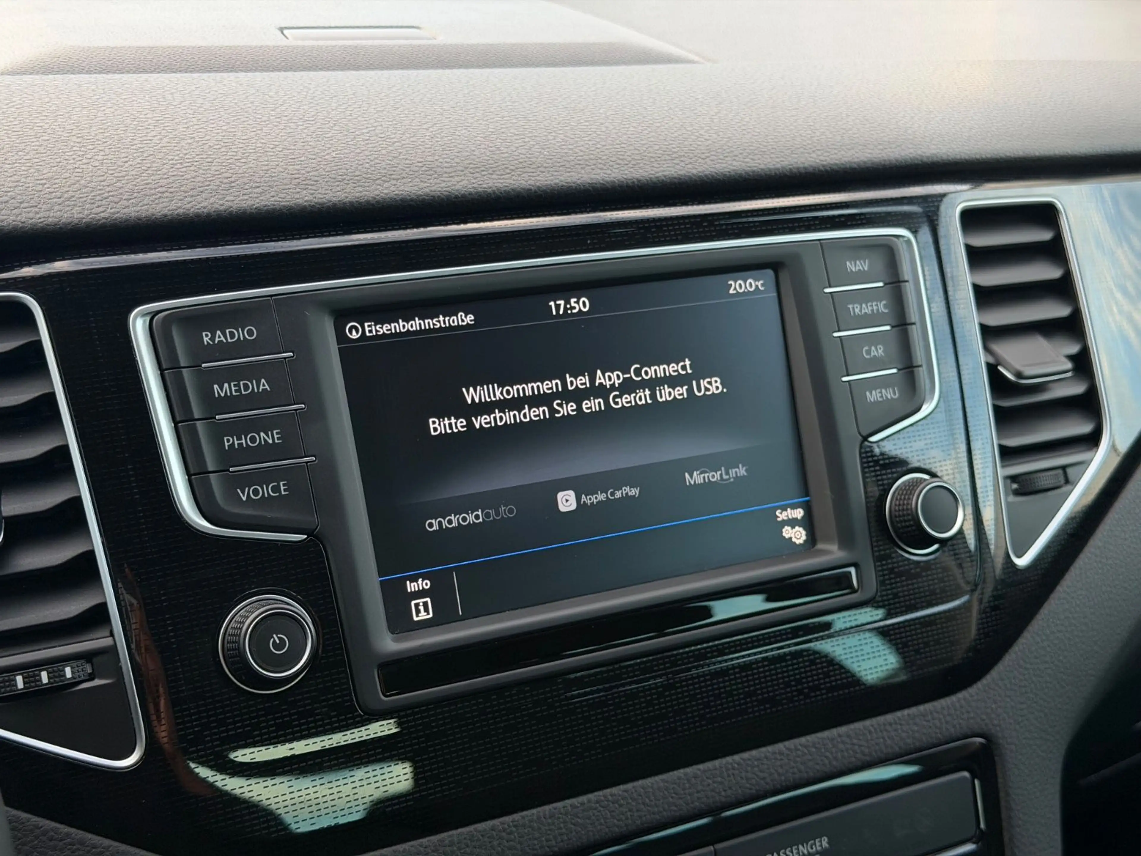 Volkswagen Golf Sportsvan VII 2.0 TDI Sound DSG*ACC*1.Hand* — photo 25