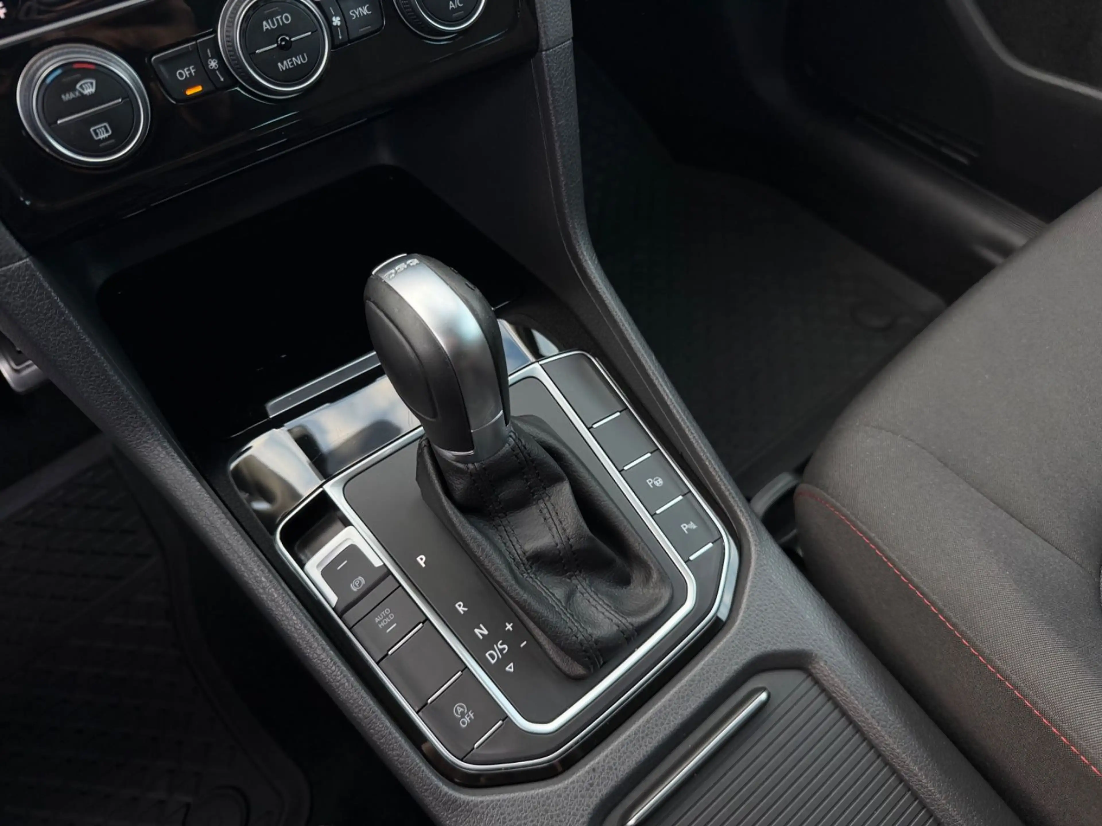 Volkswagen Golf Sportsvan VII 2.0 TDI Sound DSG*ACC*1.Hand* — photo 29