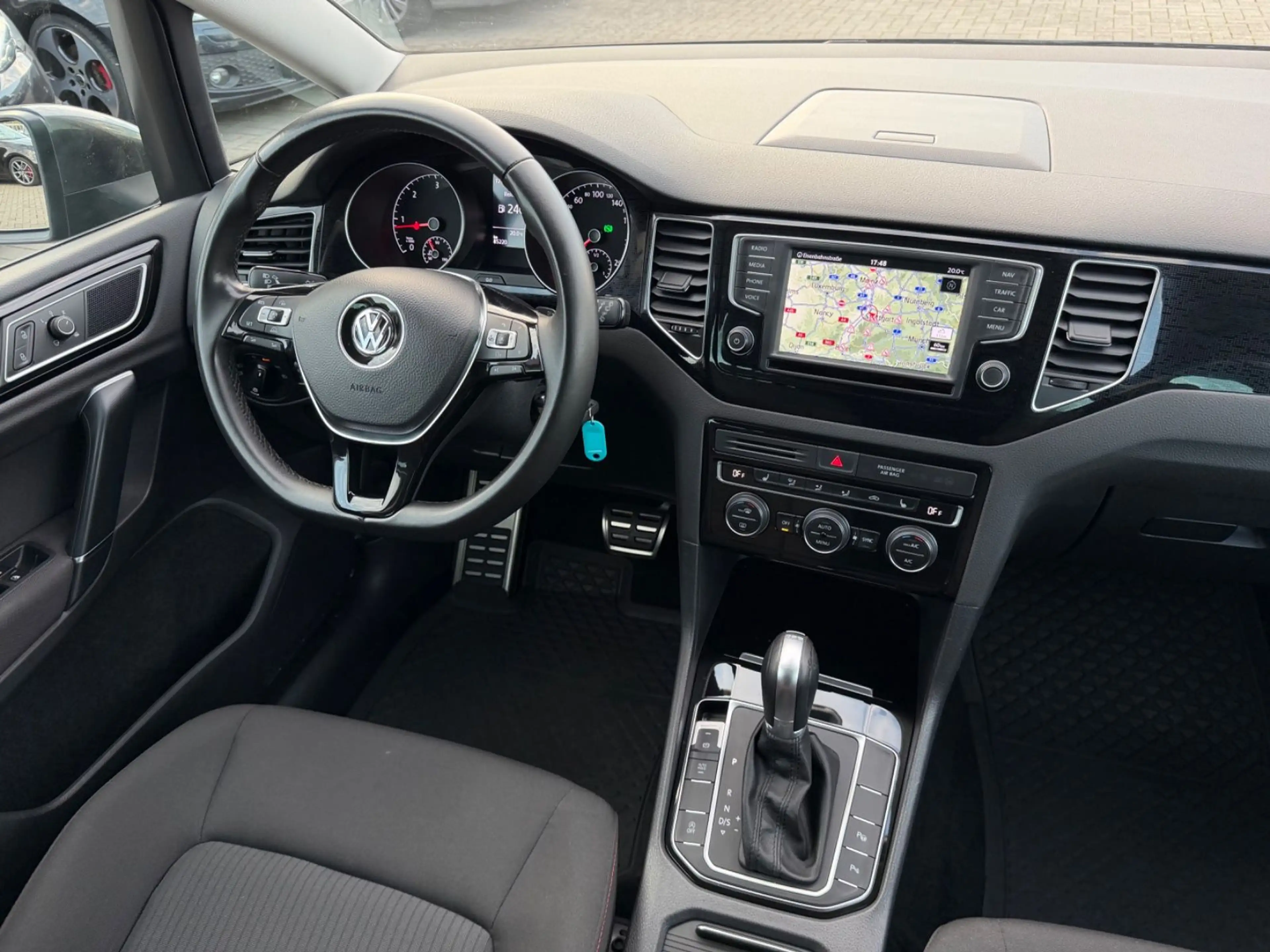Volkswagen Golf Sportsvan VII 2.0 TDI Sound DSG*ACC*1.Hand* — photo 21