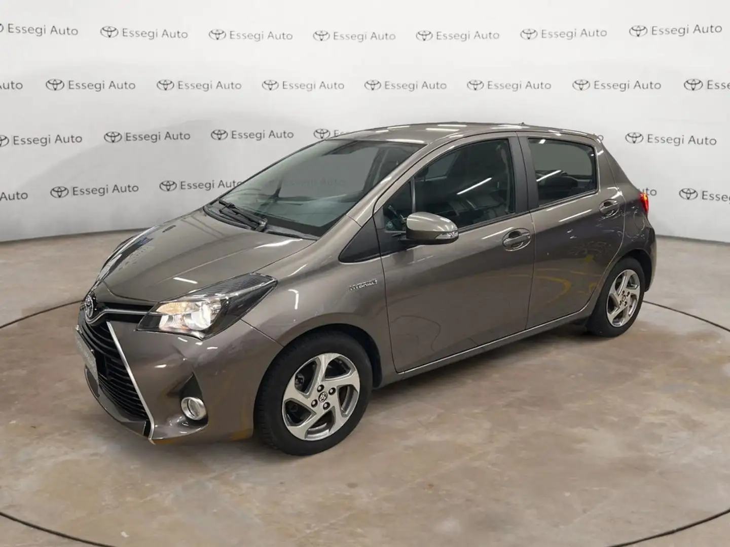 Toyota Yaris 1.5 Hybrid 5 porte Active Bronzo - 1
