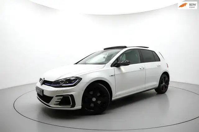 Volkswagen Golf GTE 7.5 1.4 TSI PHEV FACELIFT PANO ACC NAP