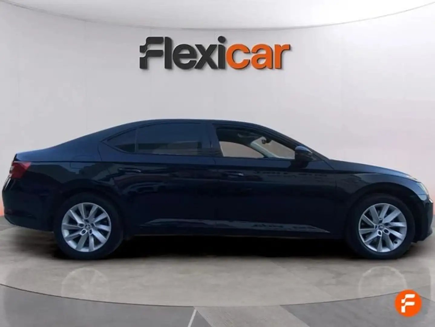 Skoda Superb Combi 2.0TDI Active DSG6 110kW Negro - 2