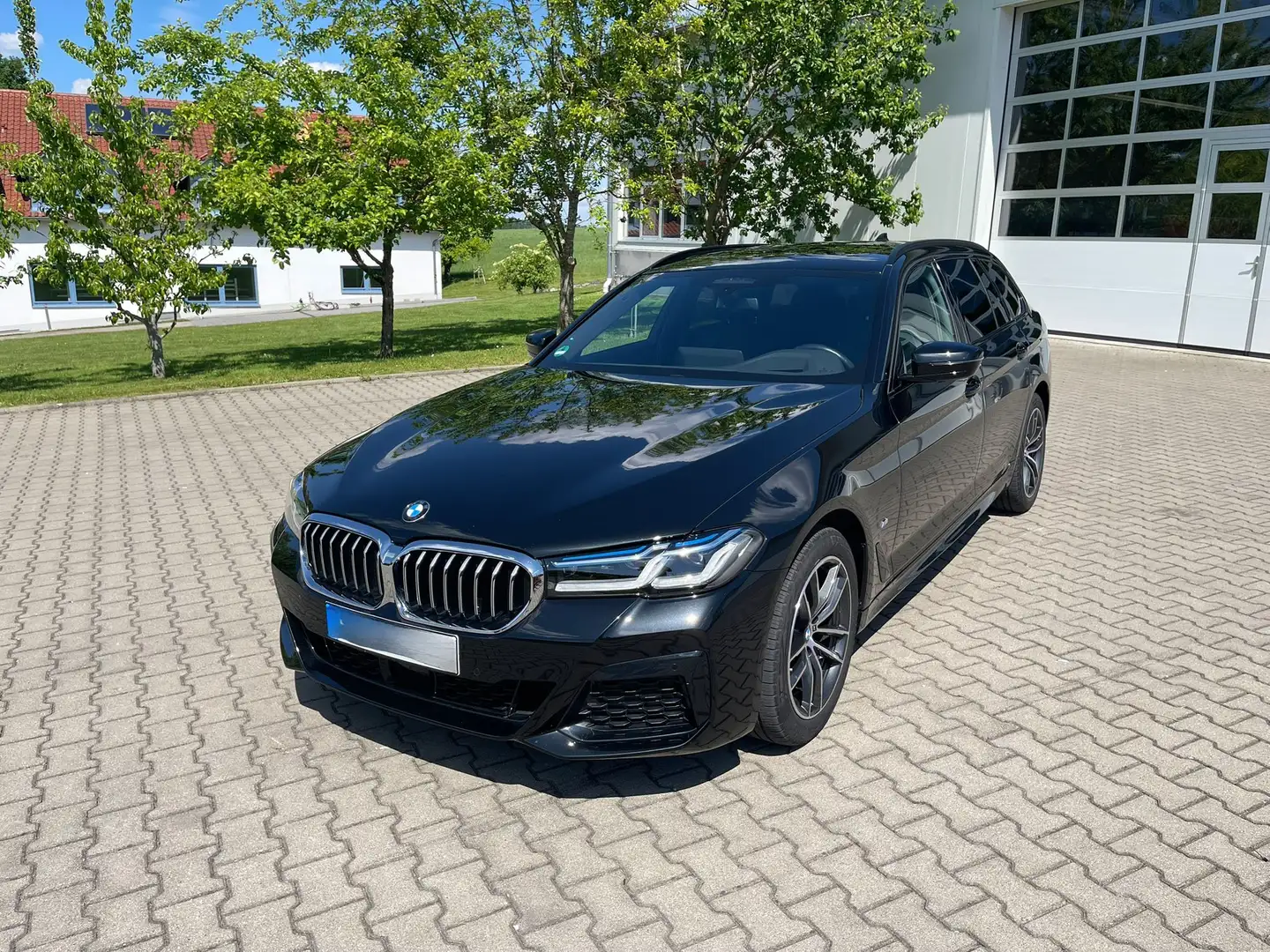 BMW 520 TOP!! M-Sportpaket BMW 520i Touring Aut. Schwarz - 1