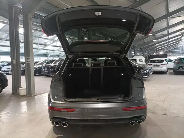 Audi SQ5 view 6