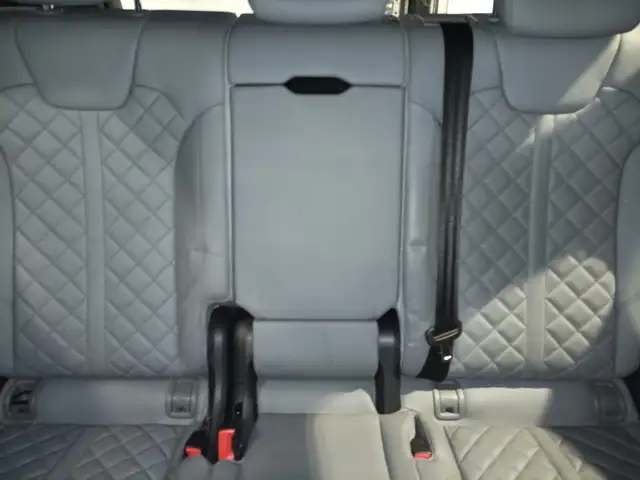 Audi SQ5 view 15