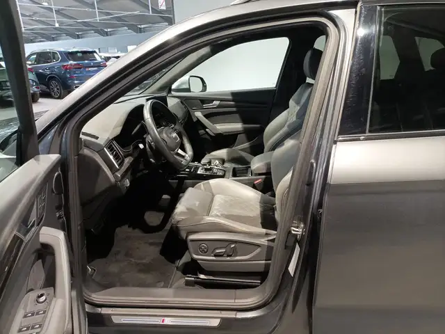 Audi SQ5 view 8