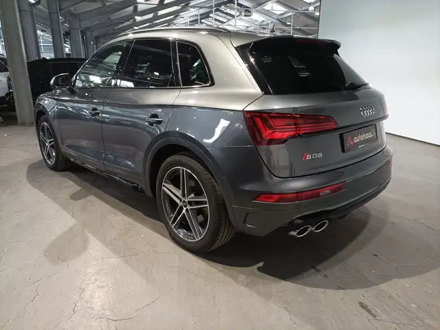 Audi SQ5 view 4