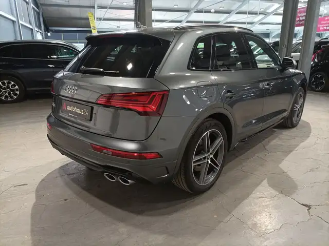 Audi SQ5 view 5