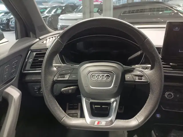 Audi SQ5 view 10