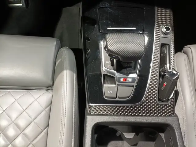 Audi SQ5 view 13
