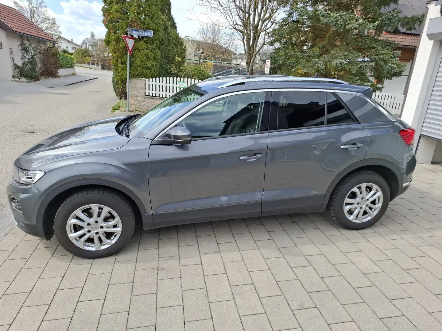 Volkswagen T-Roc 1,0 TSI Design - 2