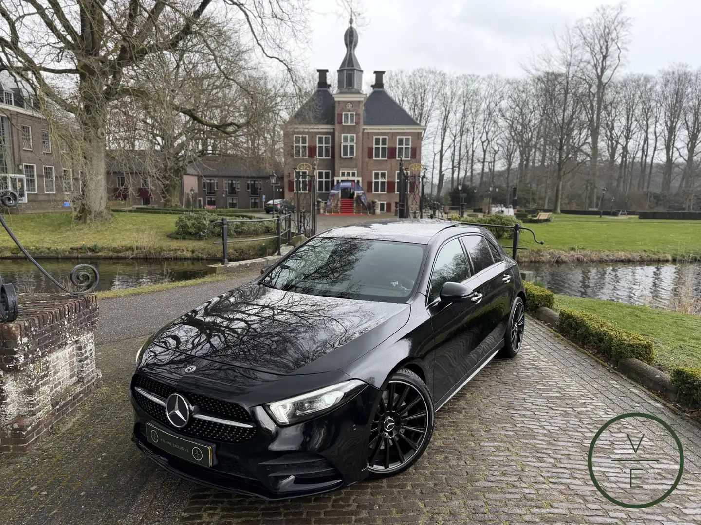 Mercedes-Benz A 250 | AMG | Night | Burmester | Pano | Memory | 360 | Negro - 1