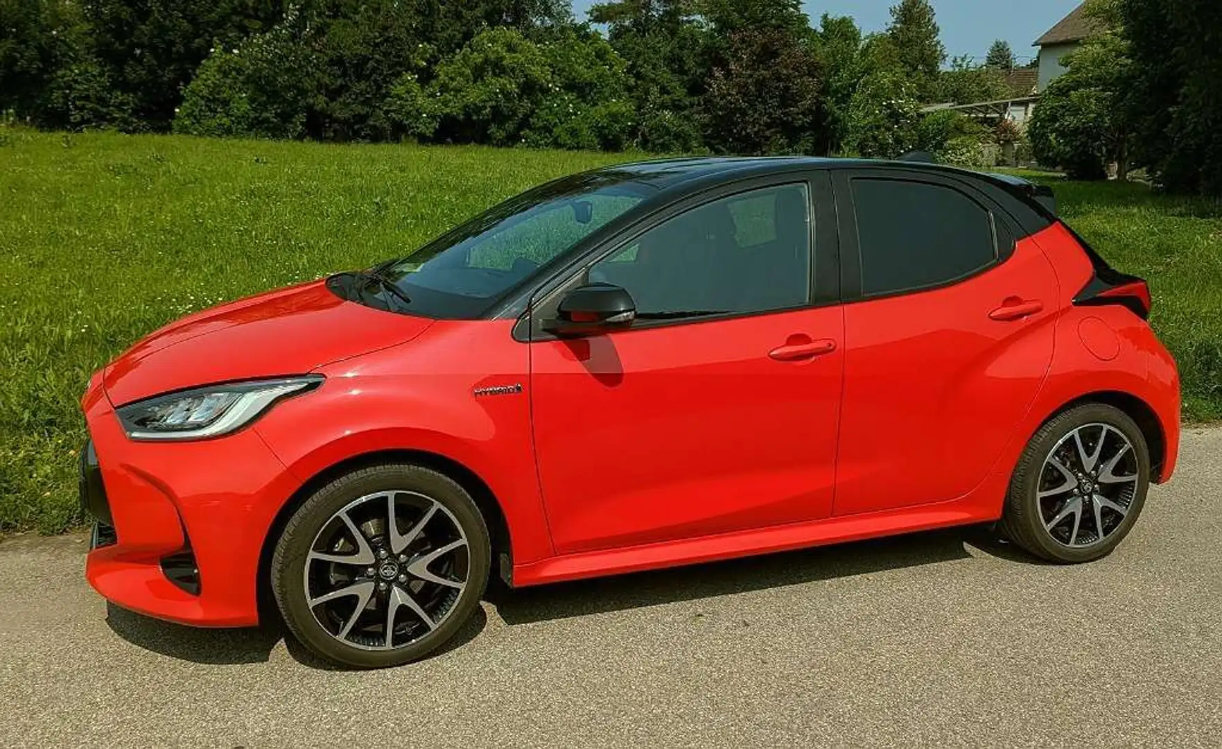 Toyota Yaris 1.5-l-VVT-i Hybrid Premiere Navi Alu Kamer Rot - 2