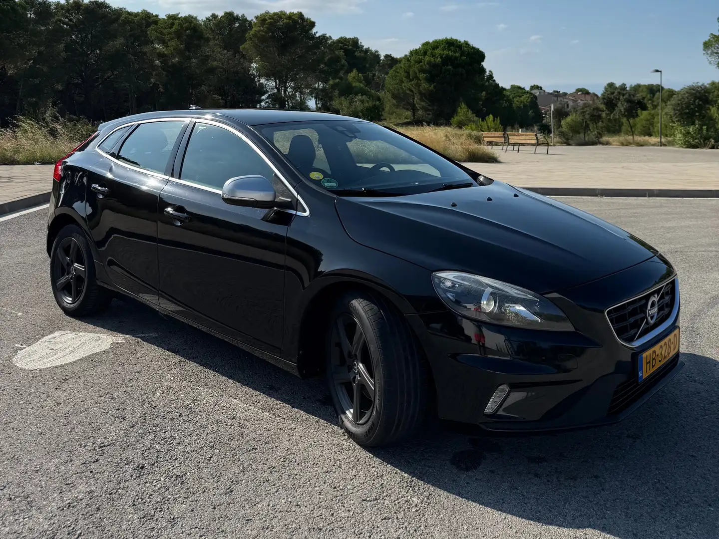 Volvo V40 2.0 D2 R-Design Zwart - 2