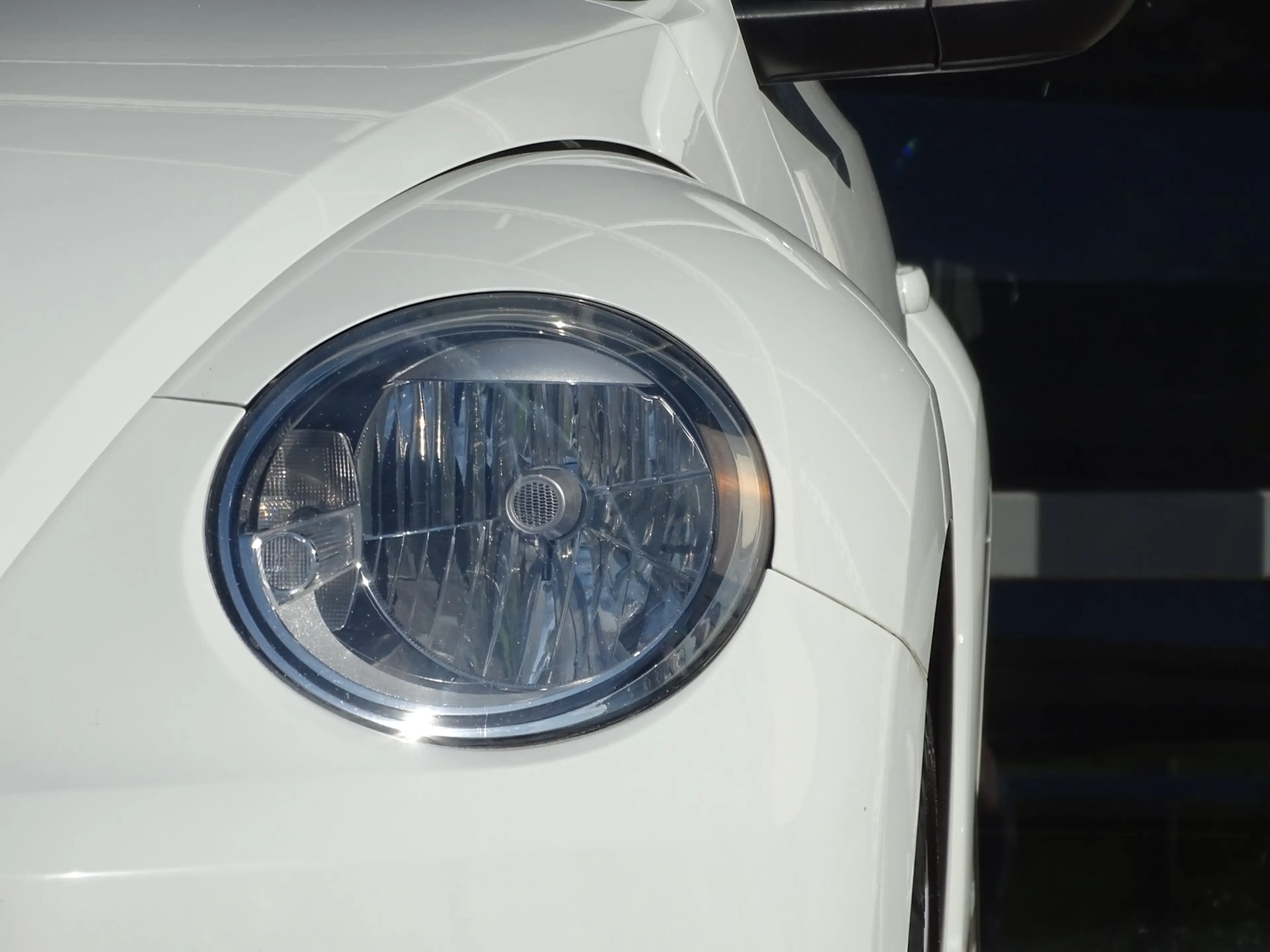Volkswagen Beetle Cabriolet 1.2 TSI Design BlueMotion — photo 31