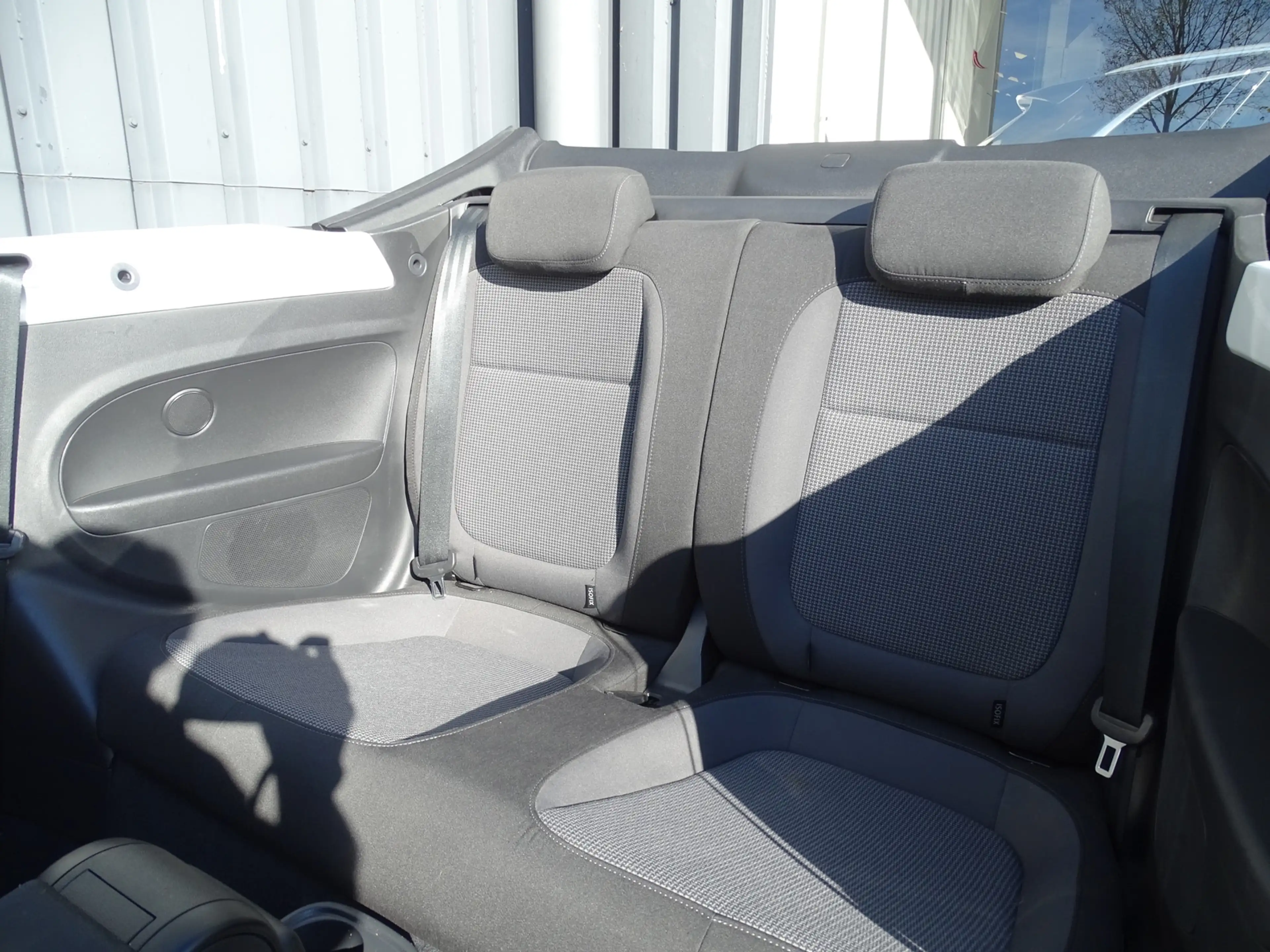 Volkswagen Beetle Cabriolet 1.2 TSI Design BlueMotion — photo 7