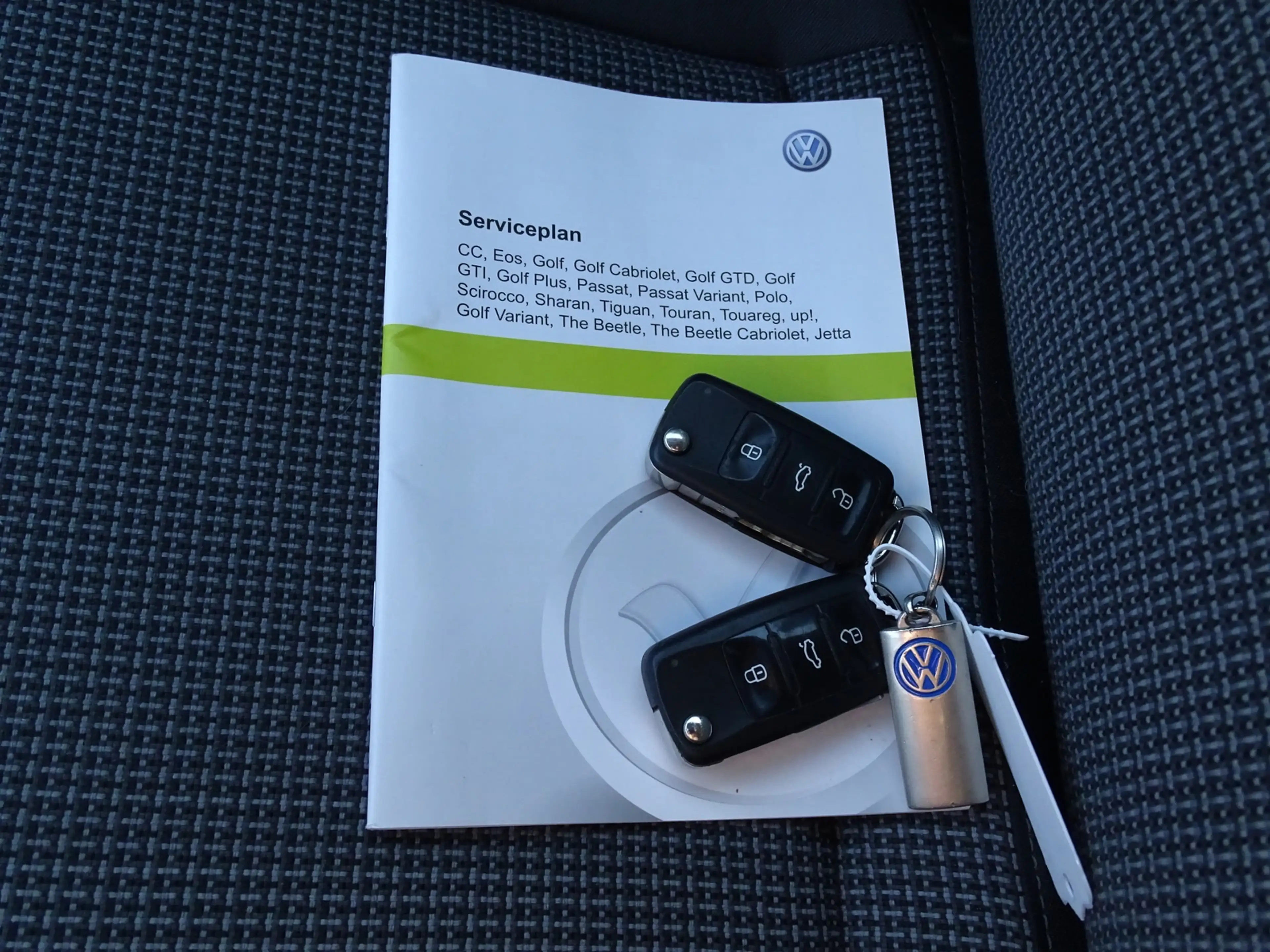 Volkswagen Beetle Cabriolet 1.2 TSI Design BlueMotion — photo 13