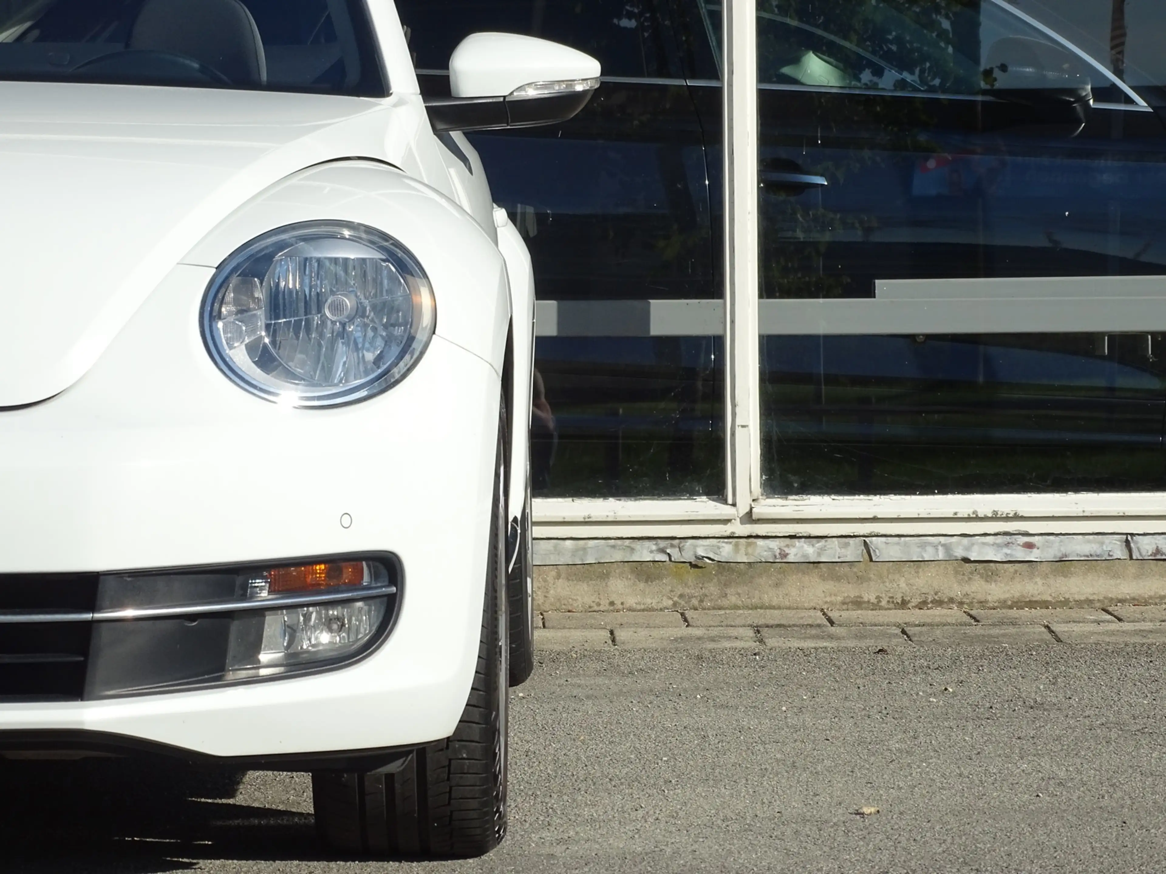 Volkswagen Beetle Cabriolet 1.2 TSI Design BlueMotion — photo 11