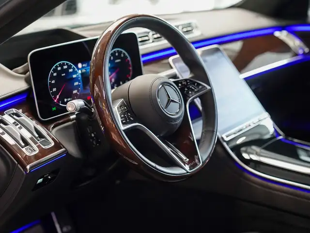 Mercedes-Benz S-Class view 22