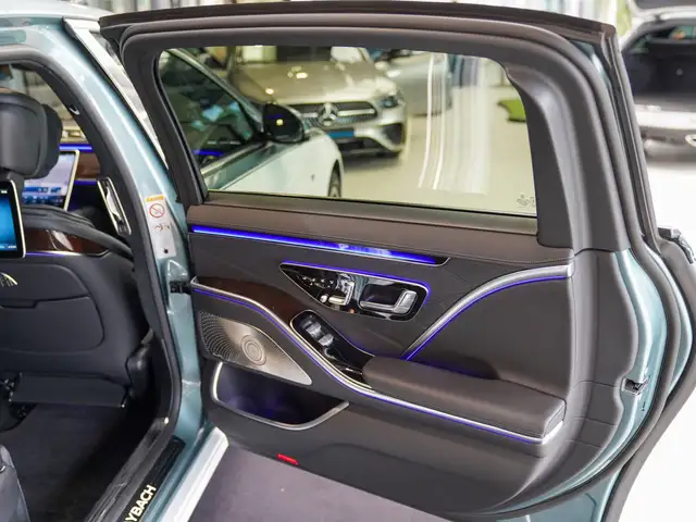 Mercedes-Benz S-Class view 14