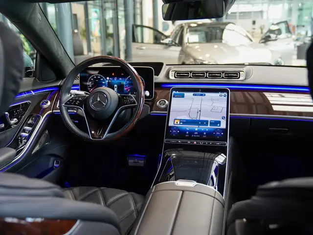 Mercedes-Benz S-Class view 17