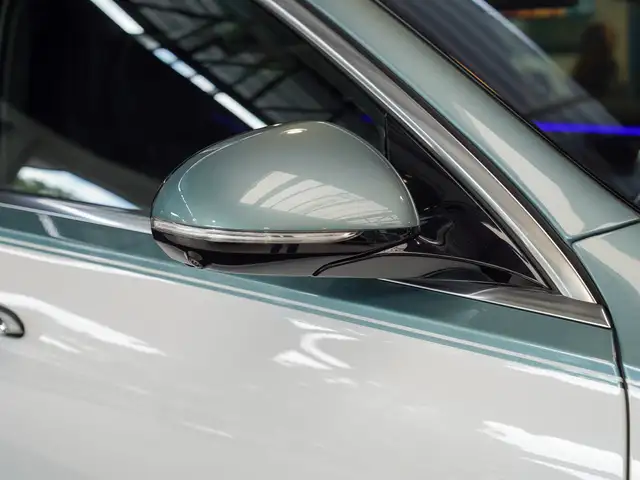 Mercedes-Benz S-Class view 3