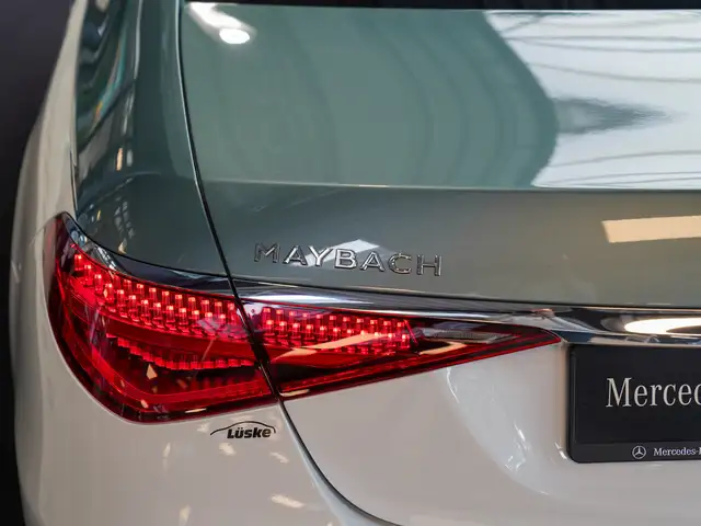 Mercedes-Benz S-Class view 5