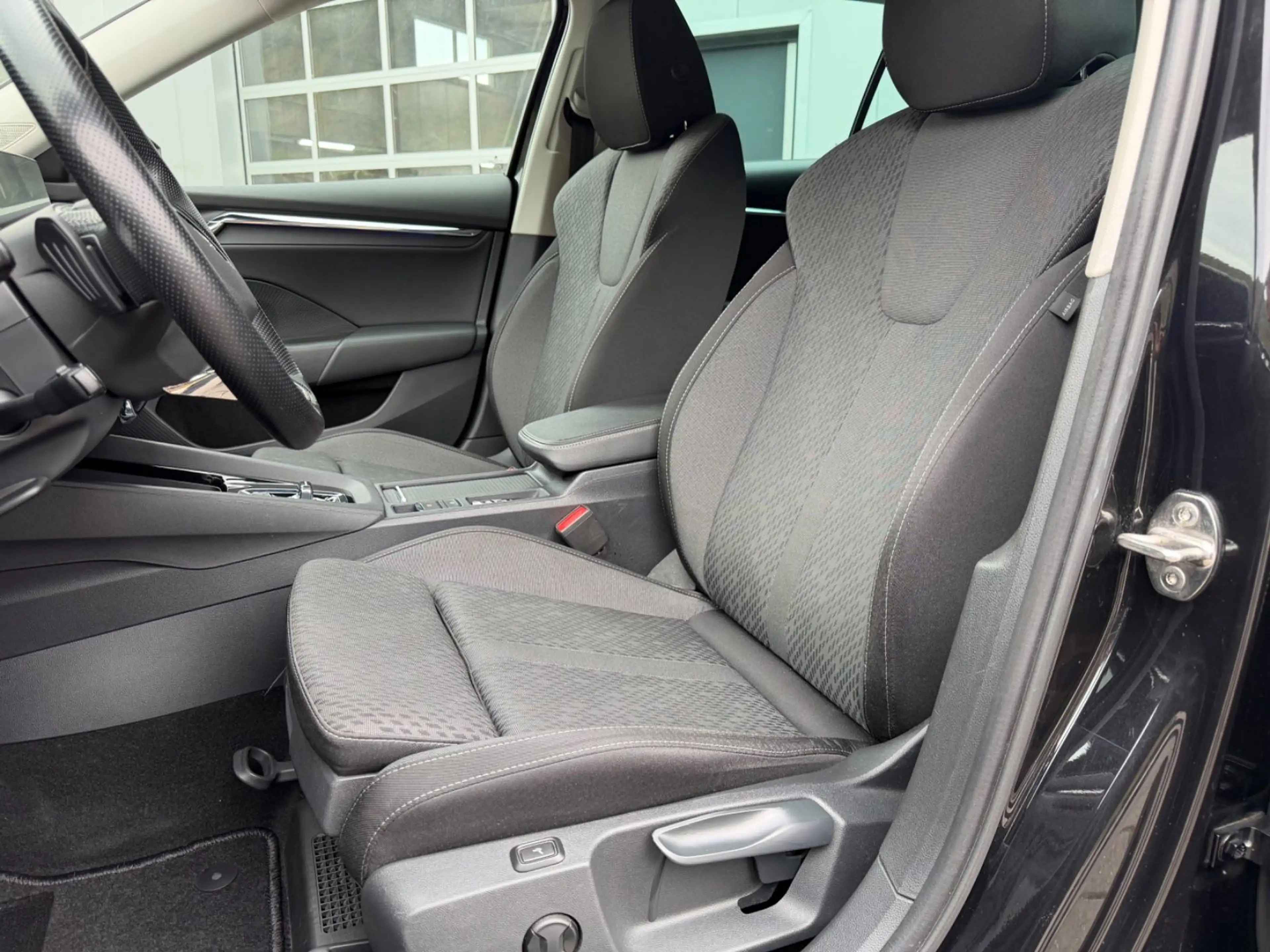 Skoda Octavia Combi Style *Standheizung* — photo 11