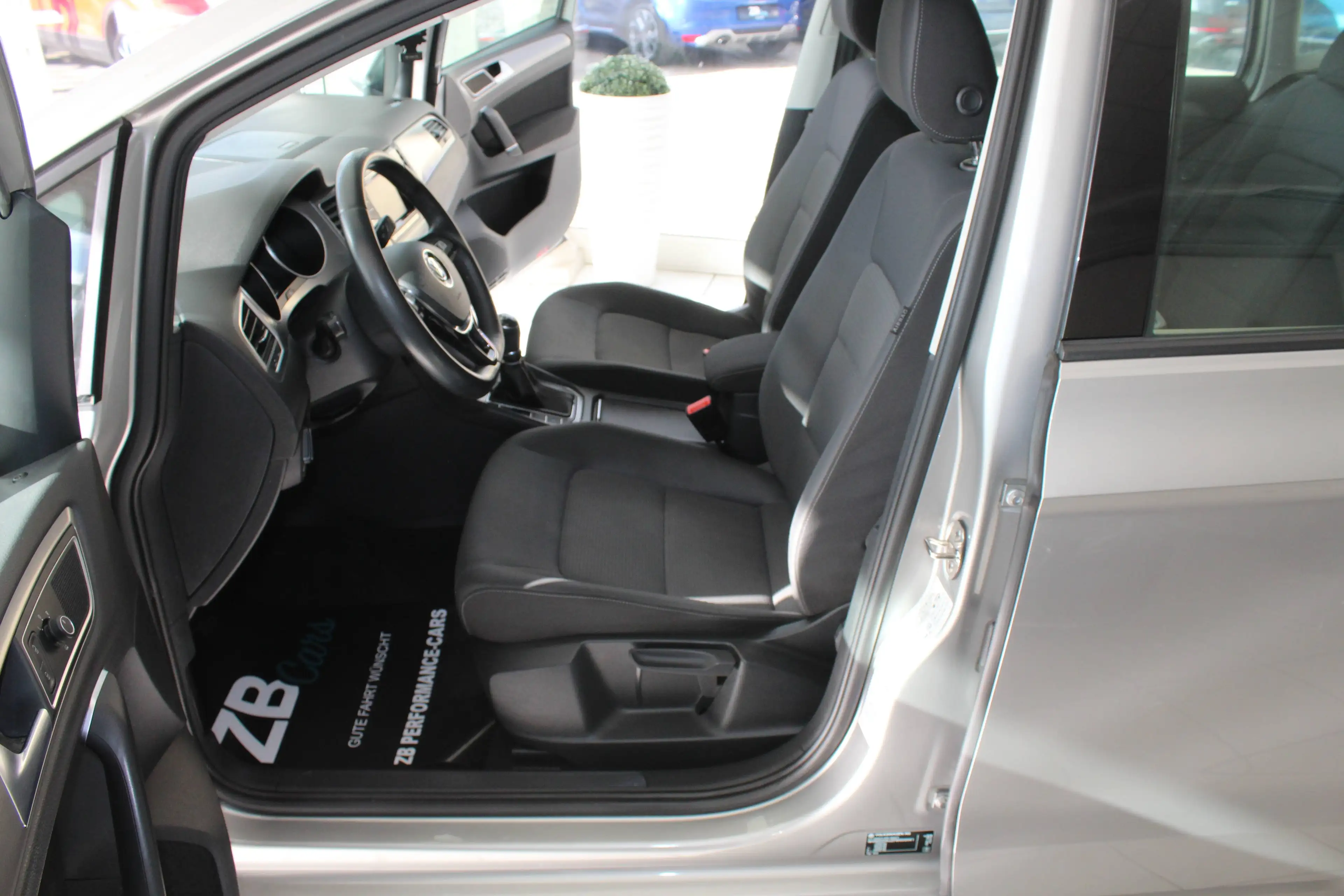 Volkswagen Golf Sportsvan Comfortline BMT/Start-Stop // NAVI // Sitzheizung // Tempomat — photo 15