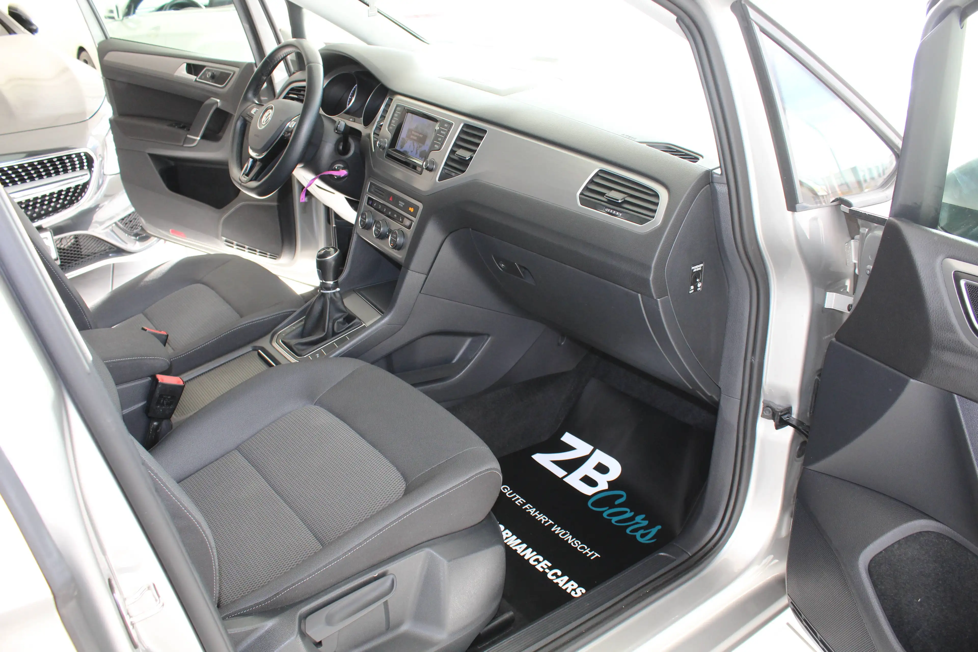Volkswagen Golf Sportsvan Comfortline BMT/Start-Stop // NAVI // Sitzheizung // Tempomat — photo 10