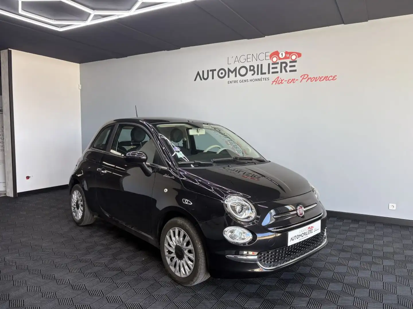 Fiat 500 Dolcevita 1.0 Mild Hybrid 69 CV Schwarz - 1