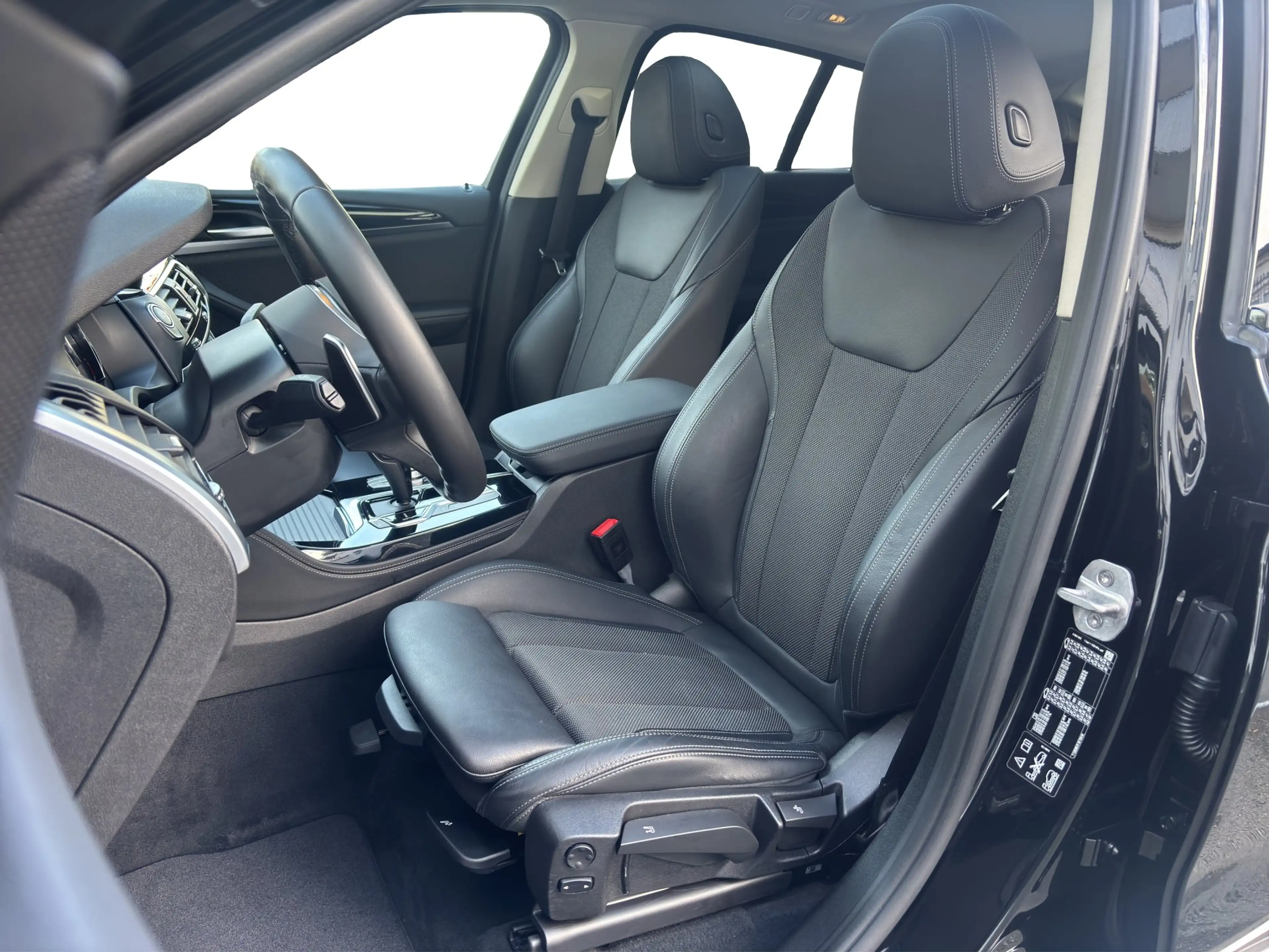BMW X4 xDrive30i xLine Navi AdapLED Hifi GSD ParkAss — photo 9