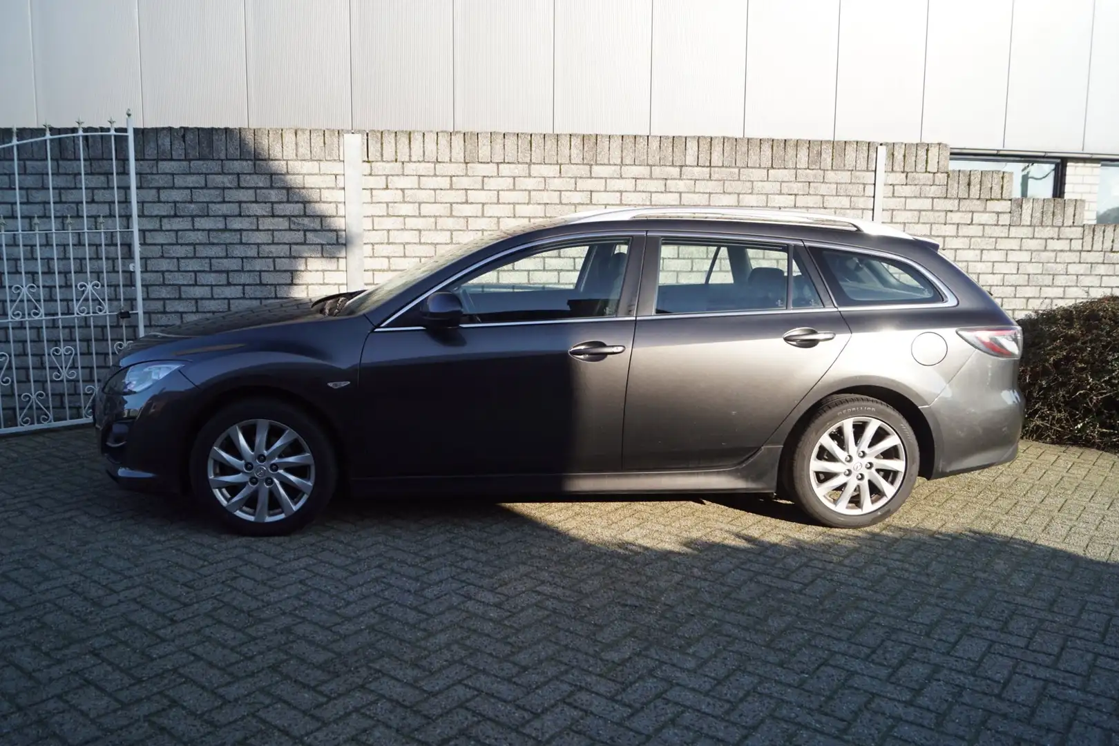 Mazda 6 Sportbreak 2.0 Business+ Navi Clima Cruise 4x Elek Gris - 2