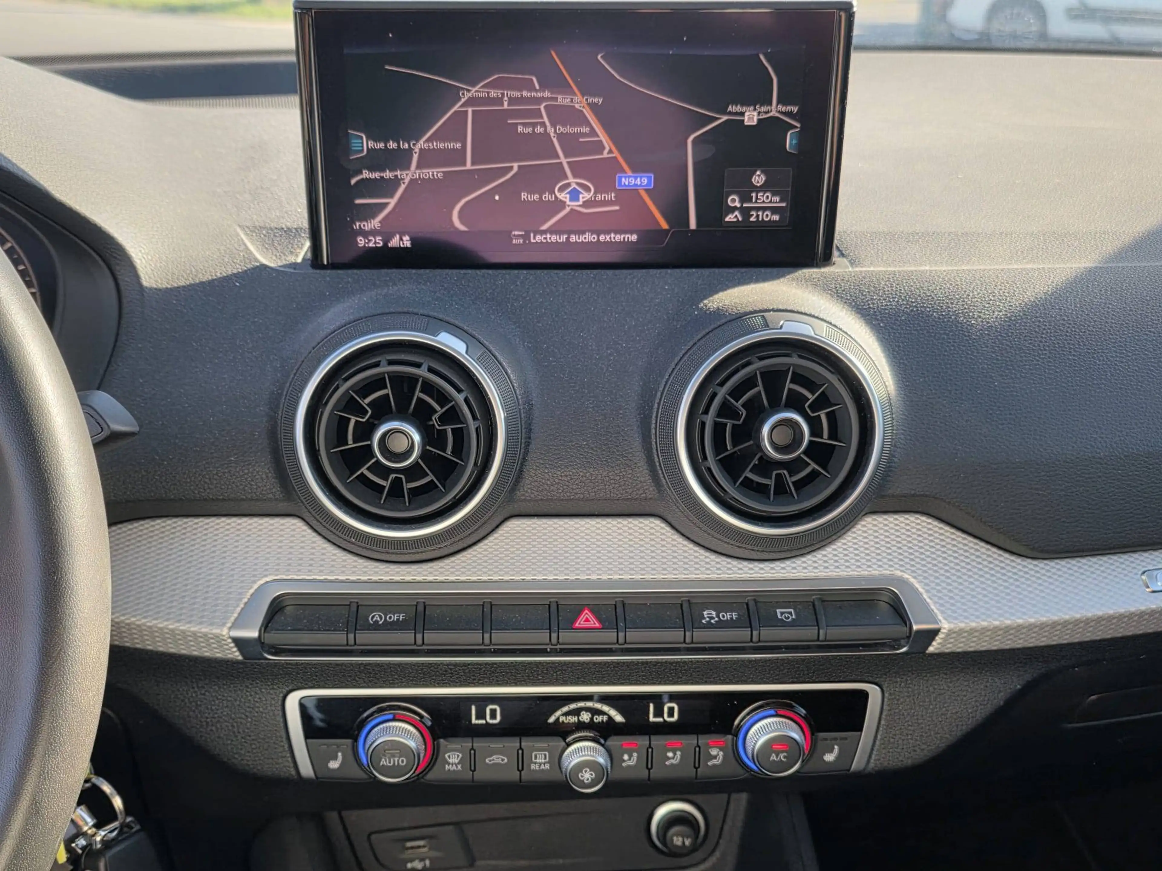 Audi Q2 Q2 30 TDi Attraction Attraction — photo 15