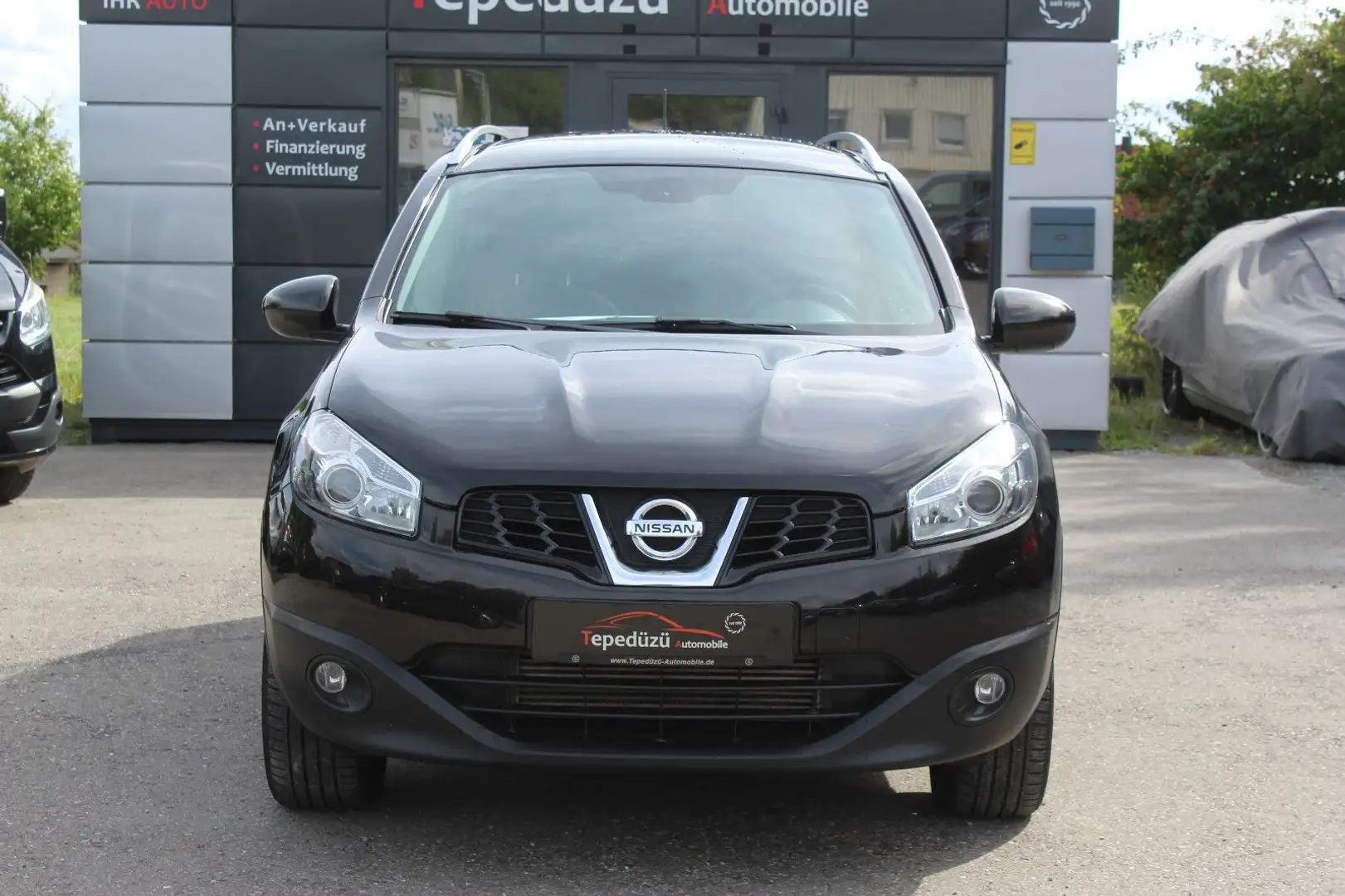 Nissan Qashqai+2 4x4*7-SITZER*PANO*NAVI*AHK*KLIMAAUTOMA Zwart - 2