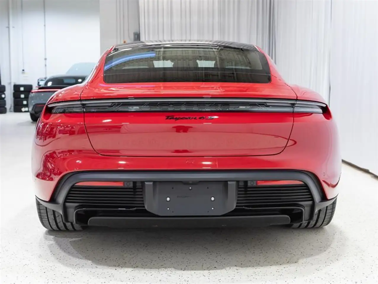 Porsche Taycan снимка Porsche Taycan