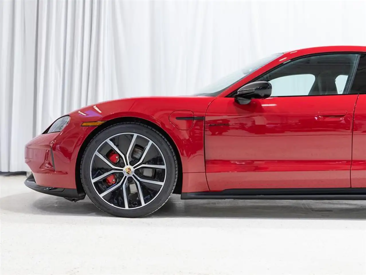 Porsche Taycan снимка Porsche Taycan
