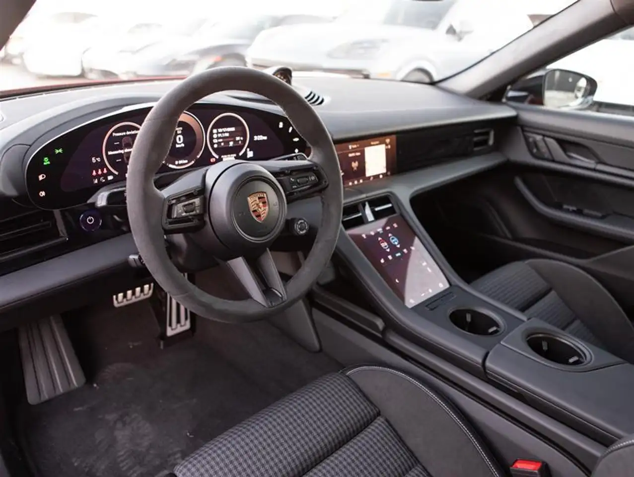 Porsche Taycan снимка Porsche Taycan