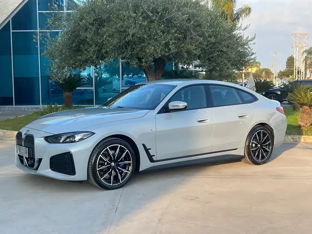 BMW i4 xdrive40 MSport possibilità noleggio no scoring