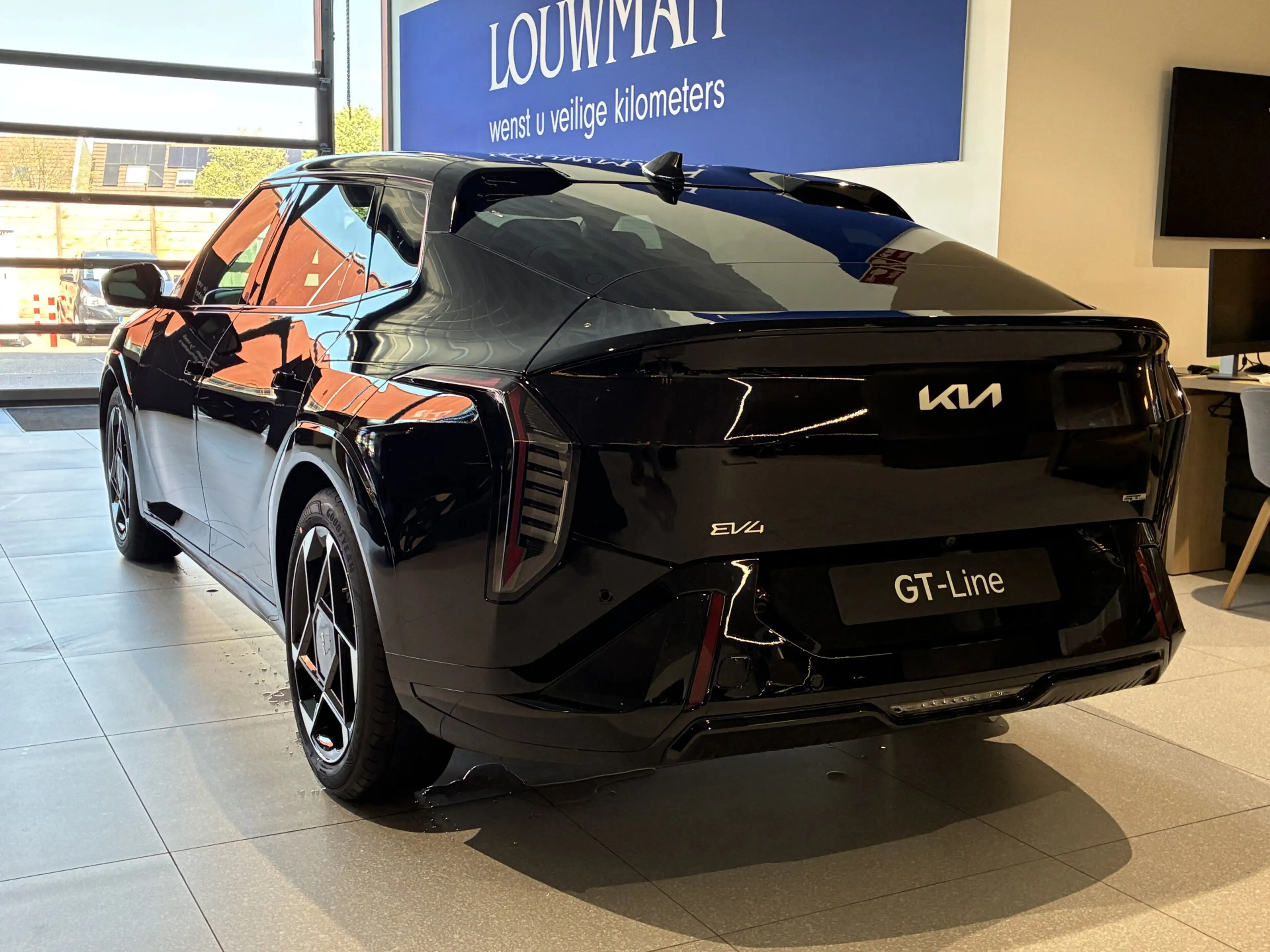 Kia EV4 Fastback GT-Line Business Edition 81.4 kWh NU UIT — photo 2