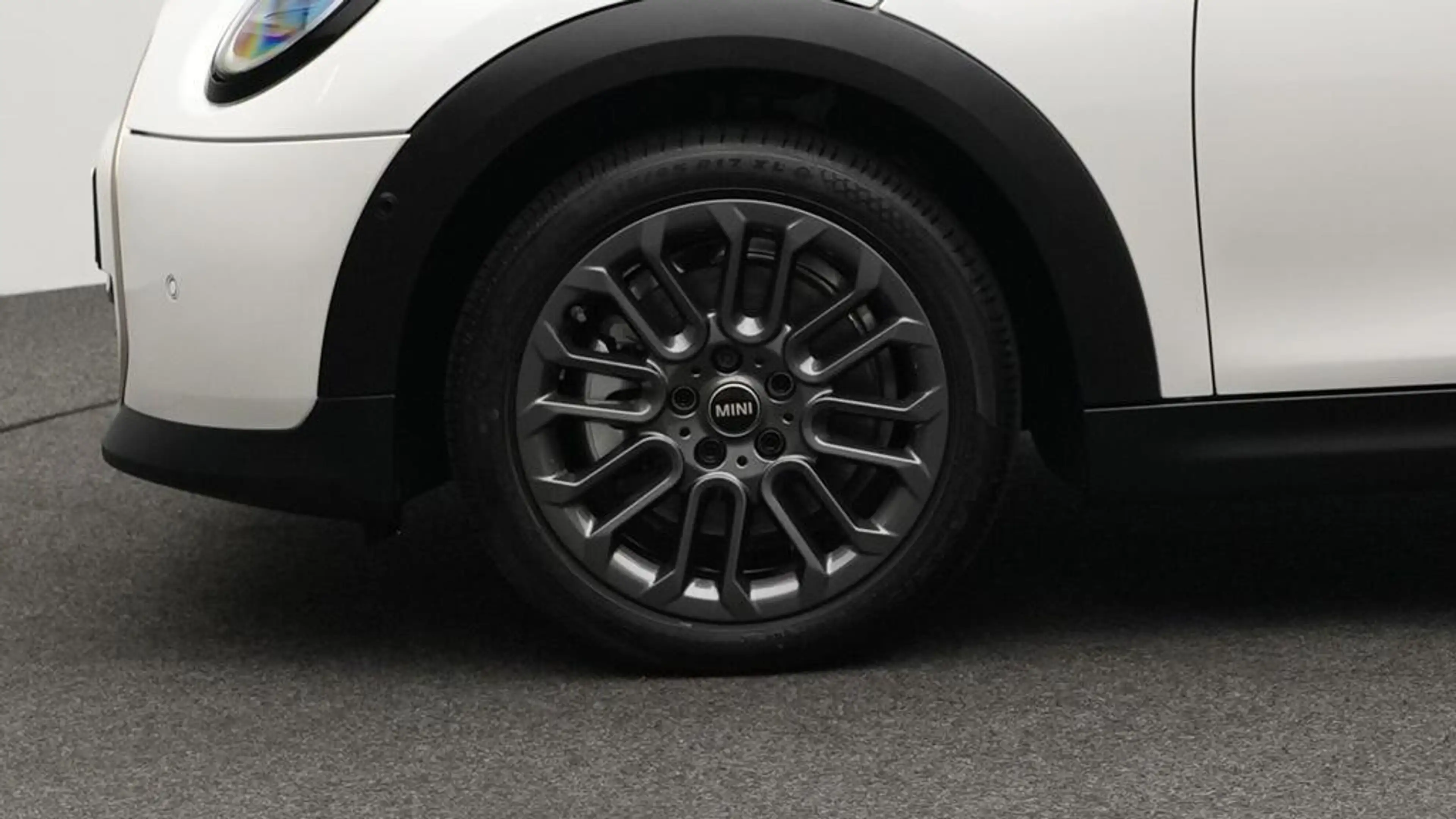 MINI Cooper C Favoured Trim — photo 9