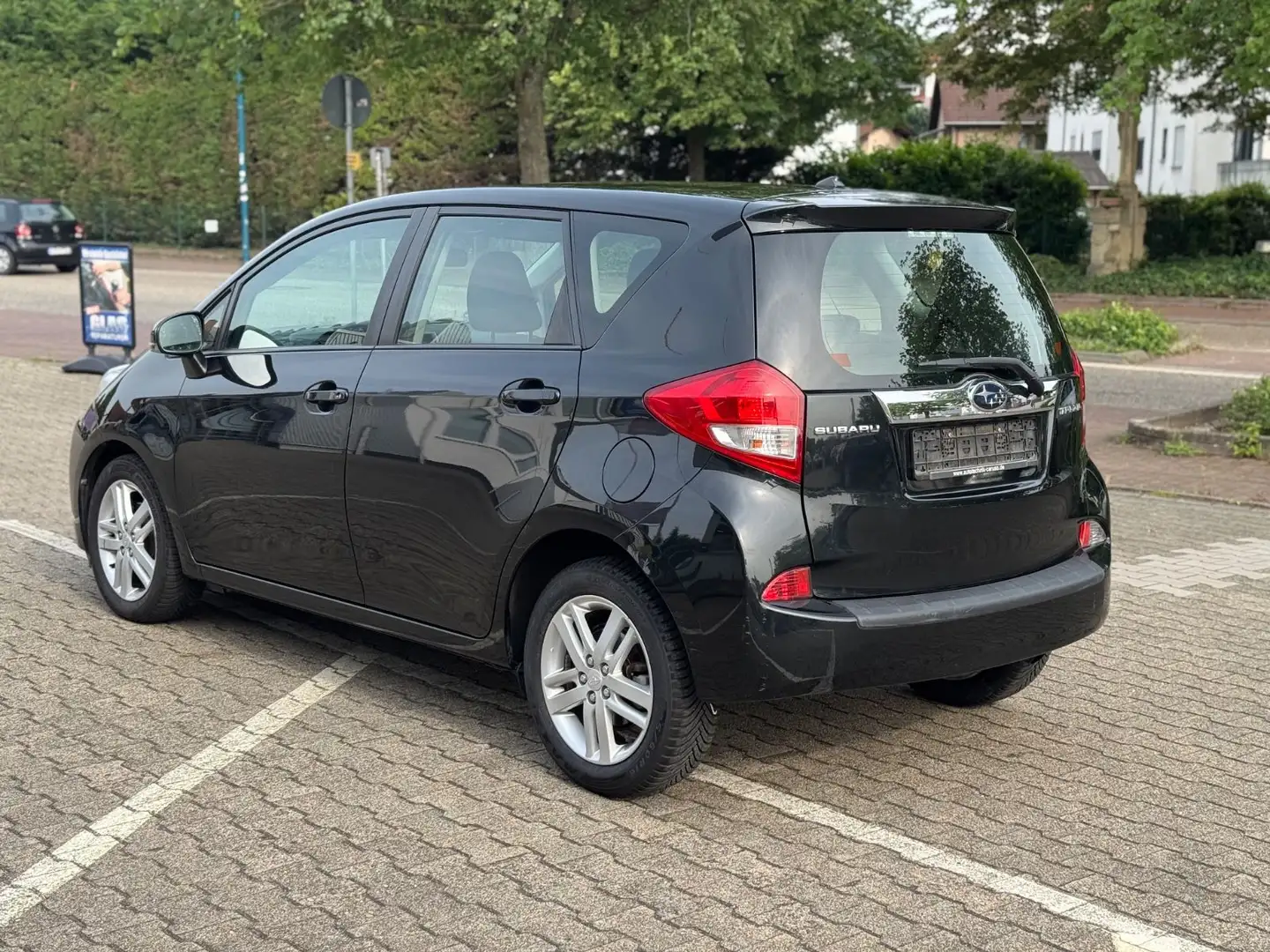 Subaru Trezia Active *Automatik *Klima Schwarz - 2