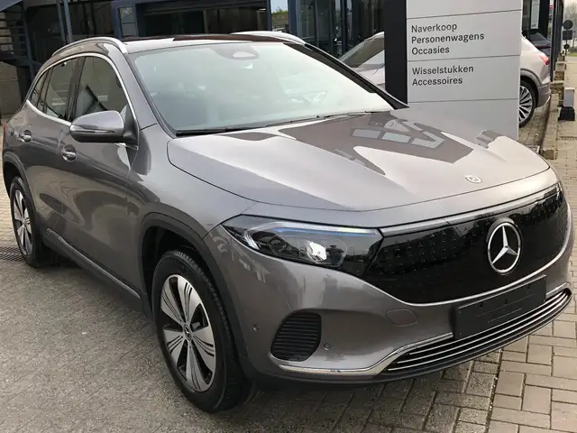 Mercedes-Benz EQA 300 EQA 300 4Matic schuifdak,camera,winterpack,Carplay