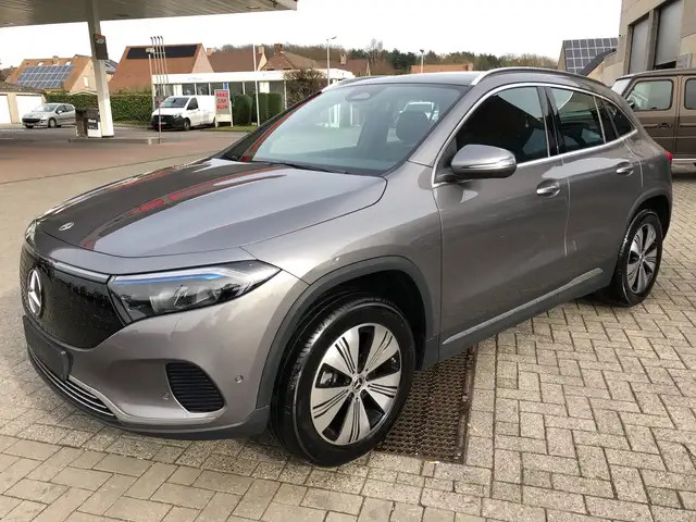 Mercedes-Benz EQA 300 EQA 300 4Matic schuifdak,camera,winterpack,Carplay