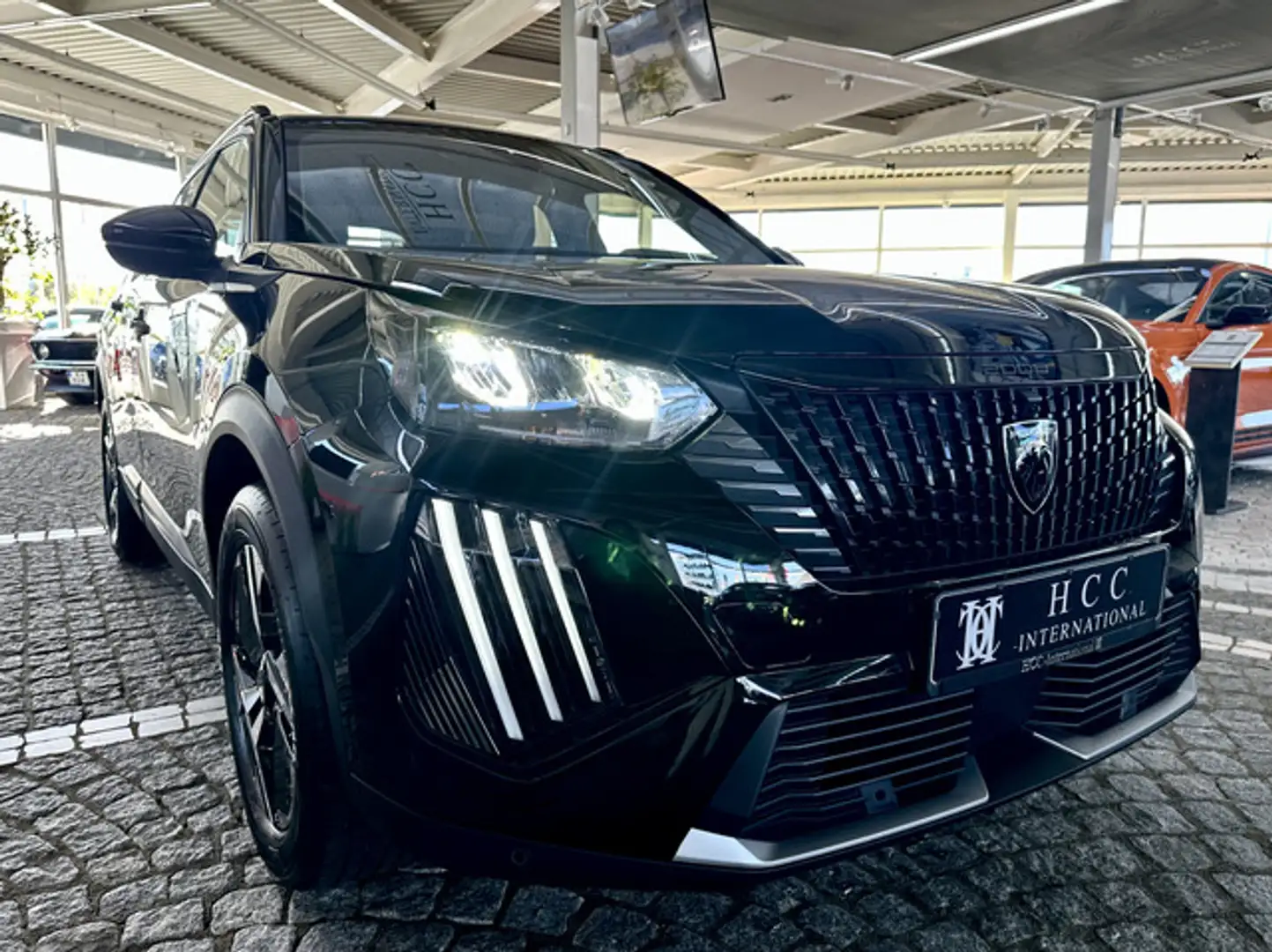 Peugeot 2008 Allure 130 EAT8 Autom. Puretech FACELIFT Zwart - 2