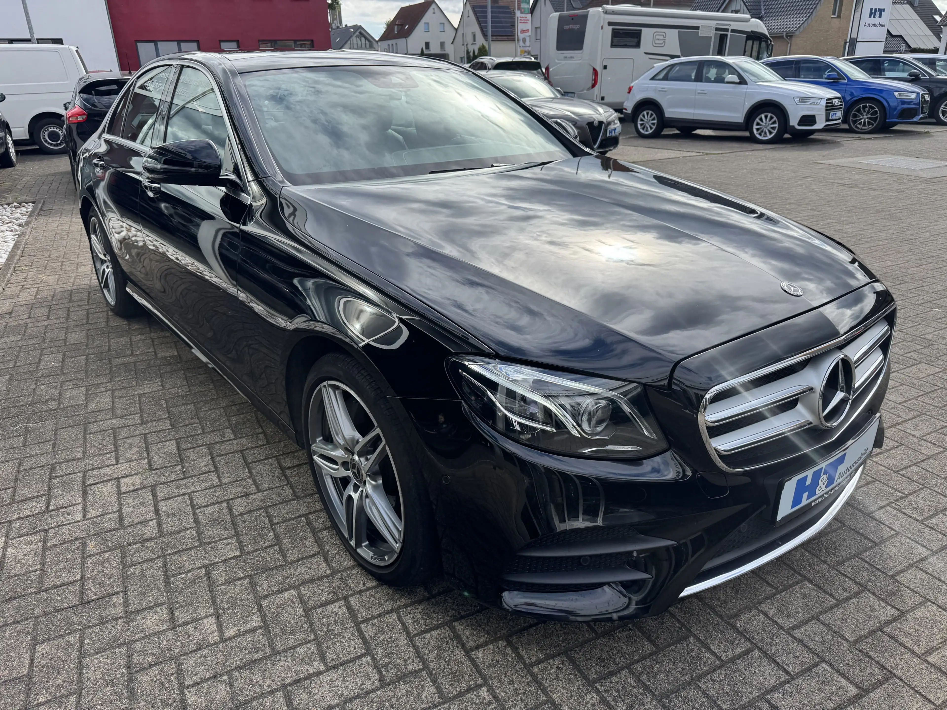 Mercedes-Benz E 350 Pano Multi LED — photo 11