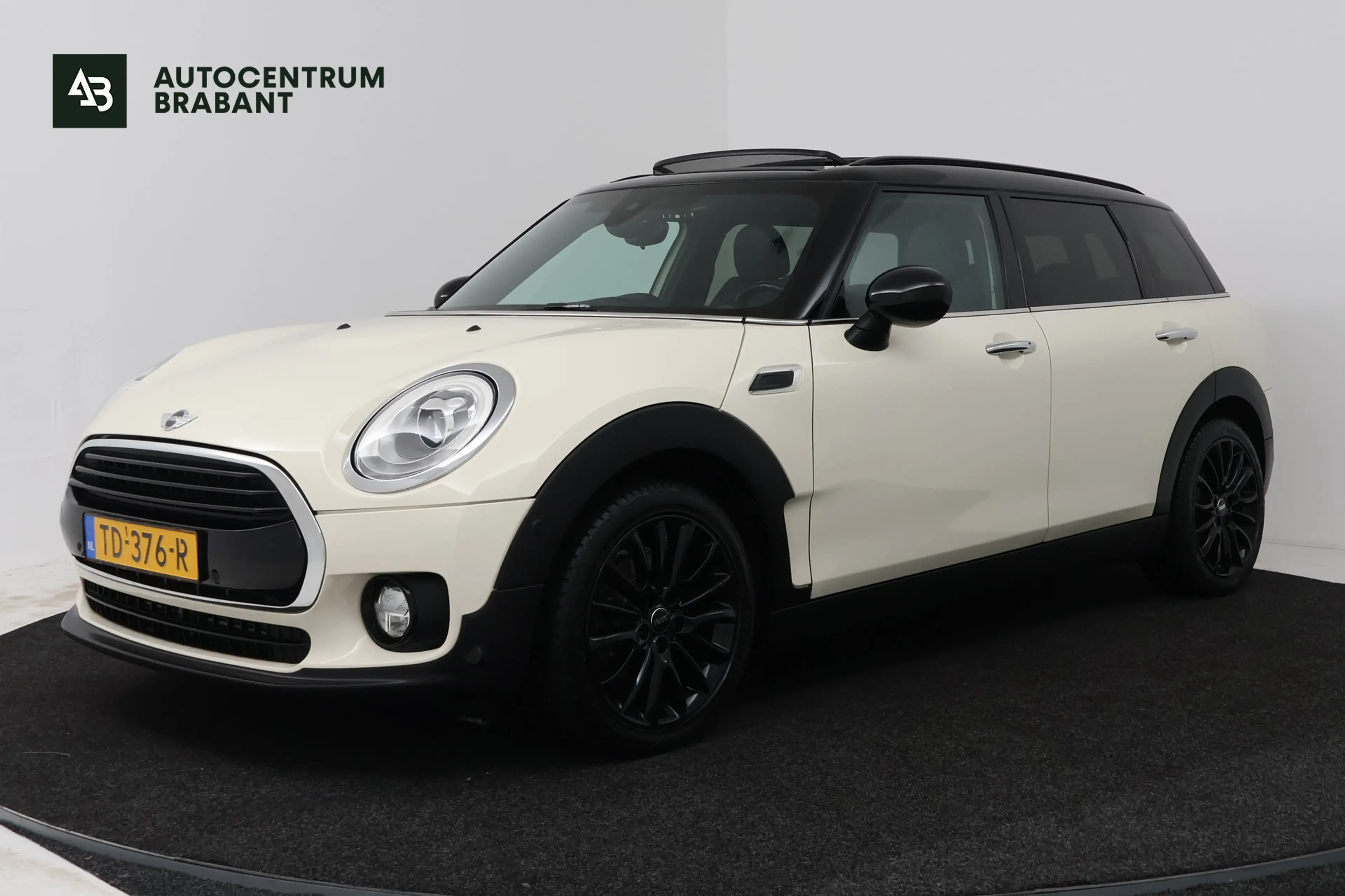 MINI Cooper Clubman 1.5 Chili Business Plus (PANORAMADAK, NAVIGATIE, S