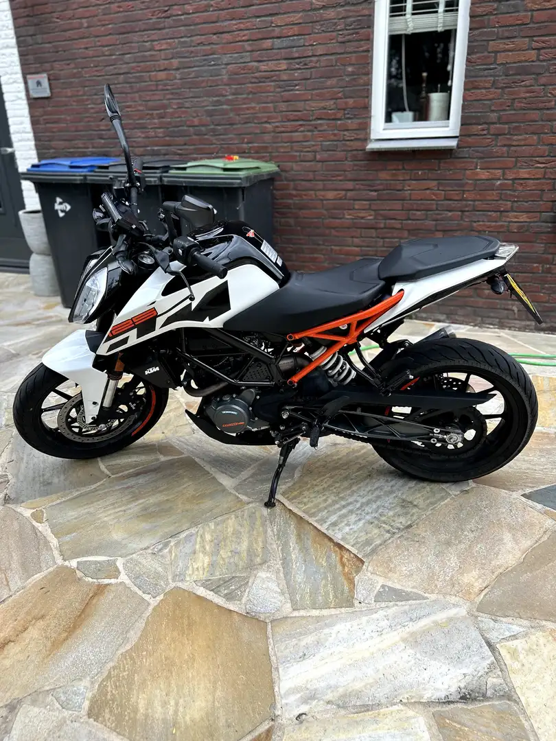 KTM 125 Duke ABS Wit - 2